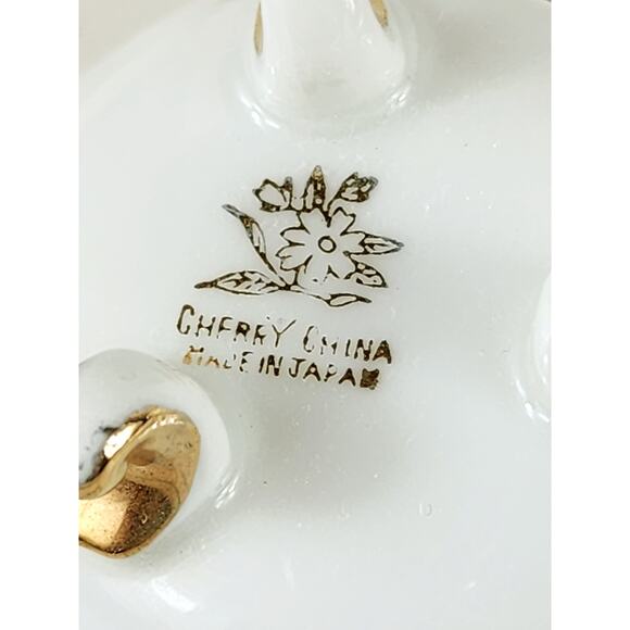 Cherry China Teacup Footed Saucer Floral Gardenias Gold Trim 30's Japan Vintage - Picture 13 of 14